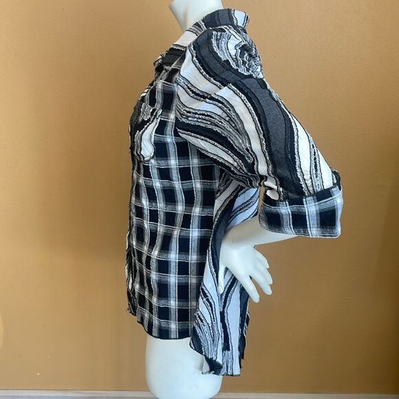 Kamana Black and White Single Pocket Tunic size removed see measurements - Picture 2 of 13